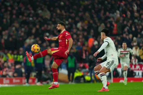 جدول مباريات اليوم.. مهمة صلاح في قمة ليفربول ويونايتد.. والدوري المصري